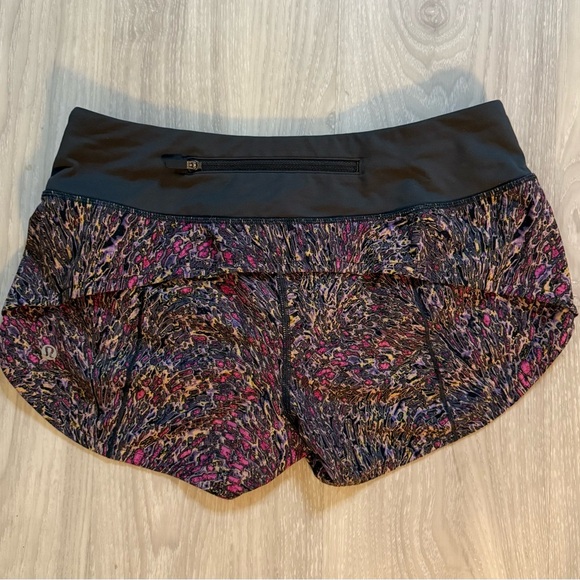 Lululemon Speed Up Low-Rise Short 2.5” Topography Multi Graphite Grey Size 4 - Picture 7 of 9